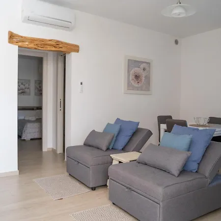Vakantiehuis - Alebea - *