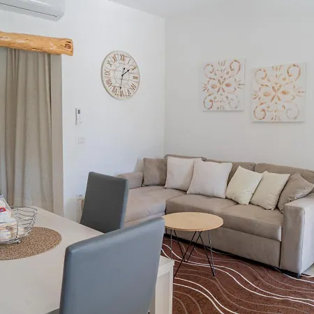 Casa vacanze - Alebea - *