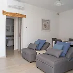 Vakantiehuis - Alebea - *