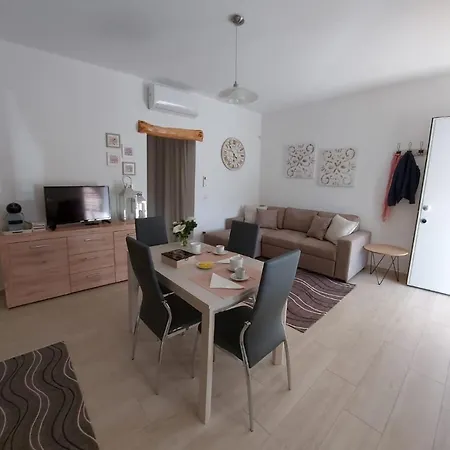 Casa vacanze - Alebea - *
